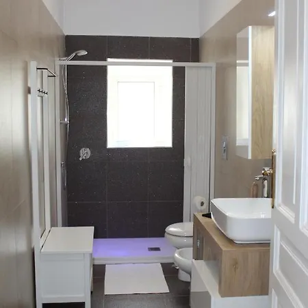 Nel Cuore Del Vomero Апартаменты *