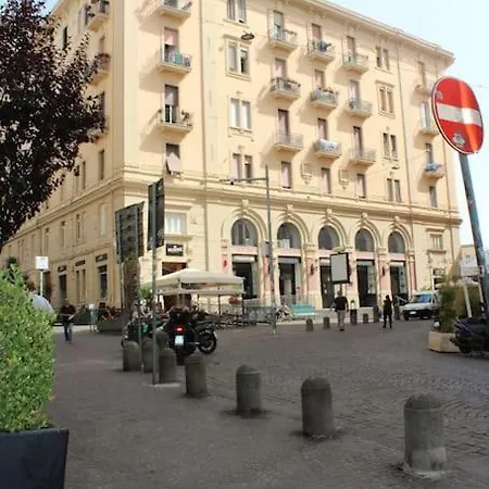 Nel Cuore Del Vomero Апартаменты