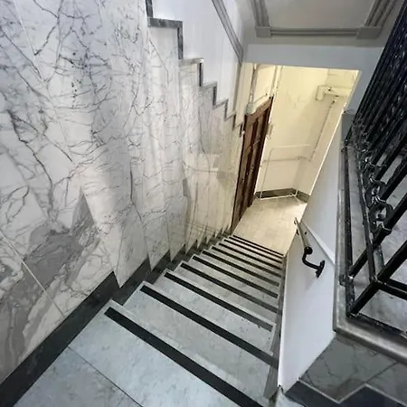 Nel Cuore Del Vomero Апартаменты Неаполь